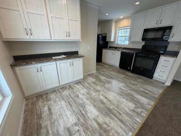 2019 Champion RA1670217 Mobile Home