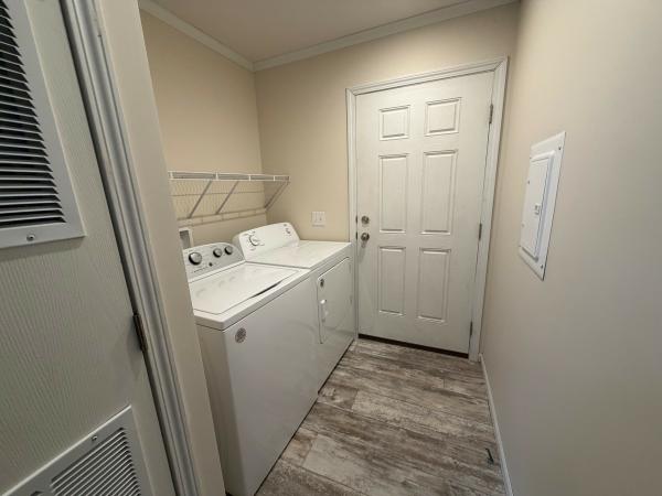 2019 Champion RA1670217 Mobile Home