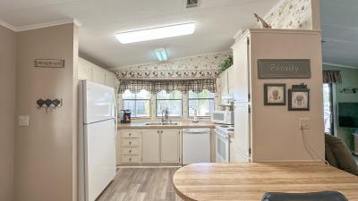 Photo 5 of 18 of home located at 604 Sycamore Sq Lady Lake, FL 32159
