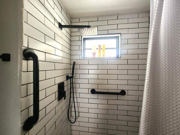 1970 Academy Manufactured Home