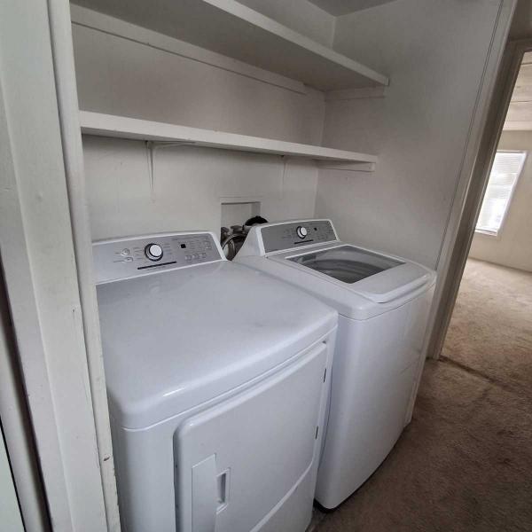 1985 Skyline Manufactured Home