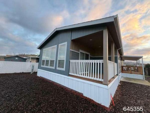 Photo 1 of 2 of home located at Greenway Village 4729 S Pacific Hwy Phoenix, OR 97535