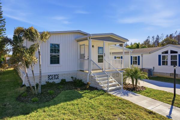 2025 Champion CH2450H32G01 Mobile Home