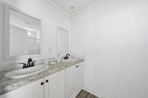 2025 Champion CH2450H32G01 Mobile Home