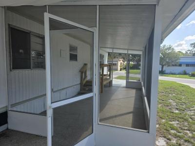 Photo 2 of 18 of home located at 61 Dale Drive W. Winter Haven, FL 33880