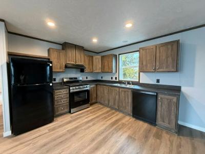 Photo 2 of 8 of home located at 2525 County Line Rd., #140 Des Moines, IA 50321