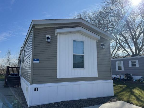 2019 Champion Dutch Diamond II Mobile Home