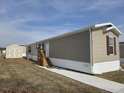 Mobile Home at 272 W Glengarry Ct Highland, MI 48357