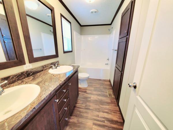 2017 Clayton Homes Inc Classic Mobile Home