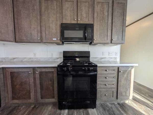 2021 Clayton - Wakarusa Mobile Home