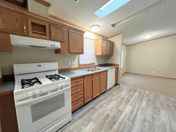 1996 Commodore Nova Mobile Home