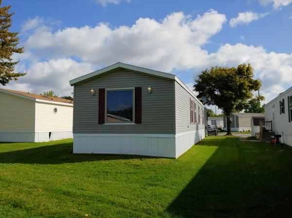 1996 Redman Breezewood Mobile Home