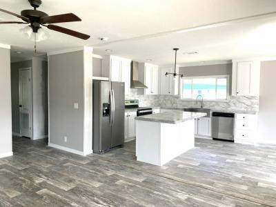 Photo 4 of 21 of home located at 147 Woodland Drive Leesburg, FL 34788