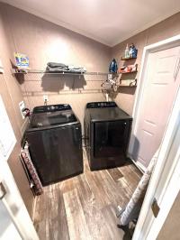 2021 LEGACY HOUSING CORPORATION H-1680-32E Mobile Home