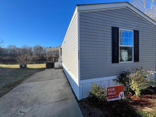 2018 Clayton Homes Inc Yes Mobile Home