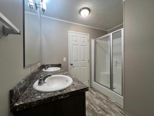 2018 Clayton Homes Inc Yes Mobile Home