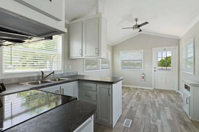 Photo 4 of 10 of home located at 26125 S Us Hwy 27 #67 Leesburg, FL 34748