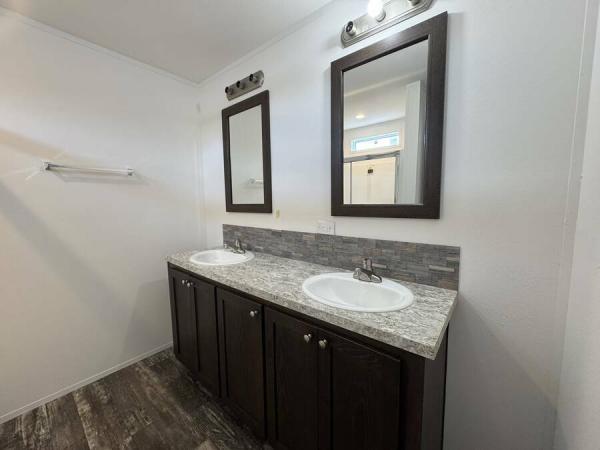 2023 SIG 4523E  Home