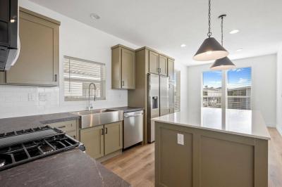 Photo 3 of 21 of home located at 5002 W Florida Ave, #405 Hemet, CA 92545