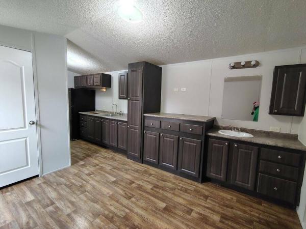 2019 580BE443XHE33328G  Home