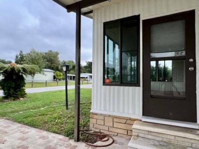 Photo 2 of 9 of home located at 2421 Lakeside Dr Leesburg, FL 34788