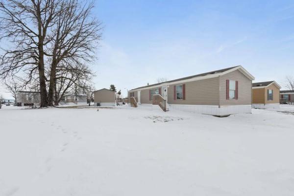 Photo 1 of 2 of home located at 2220 Dunkelburg Rd Lot#870 Fort Wayne, IN 46819