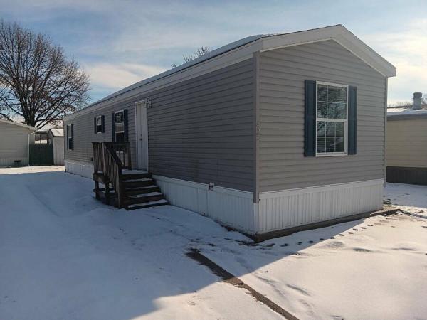 Photo 1 of 2 of home located at 422 Carriage Lane Estate Streator, IL 61364