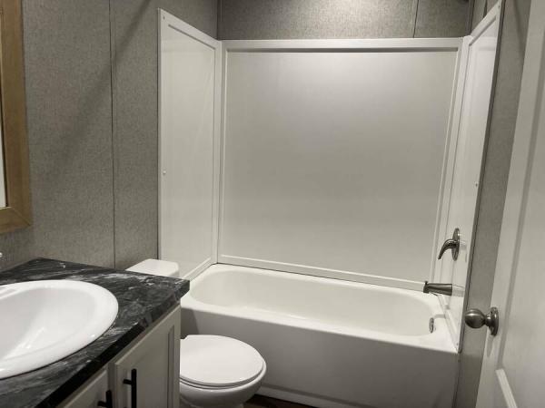 2022 76CEJ16663AH22  Home