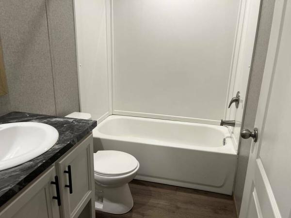 2022 76CEJ16663AH22  Home