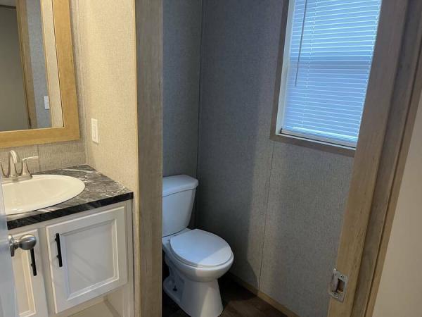 2022 76CEJ16663AH22  Home