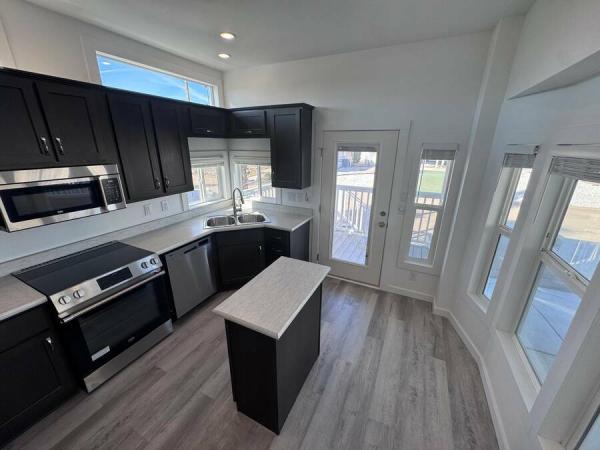 2025 120MA11351W  Home