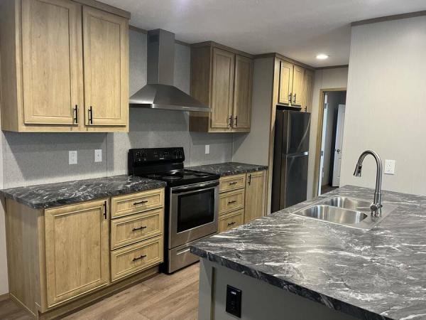 2023 76CEJ16663AH23  Home