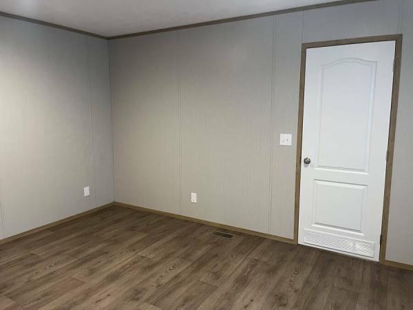 2023 76CEJ16663AH23  Home