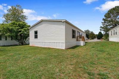 Photo 3 of 18 of home located at 327 Robin Lane McDonough, GA 30253