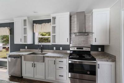 Photo 4 of 18 of home located at 327 Robin Lane McDonough, GA 30253