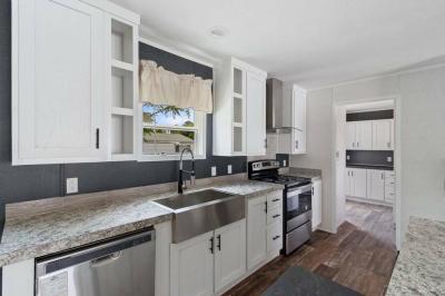 Photo 5 of 18 of home located at 327 Robin Lane McDonough, GA 30253