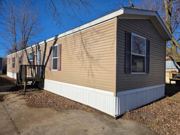 Photo 1 of 2 of home located at 111 Vermillion Est Pontiac, IL 61764