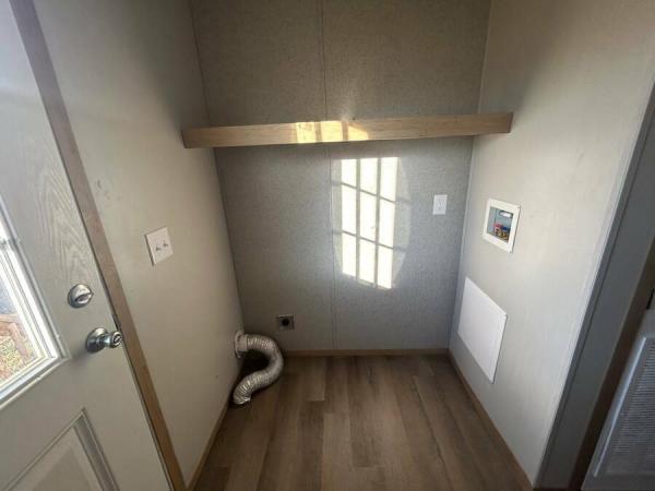 2022 76CEJ16663AH22  Home