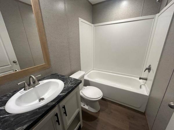 2022 76CEJ16663AH22  Home