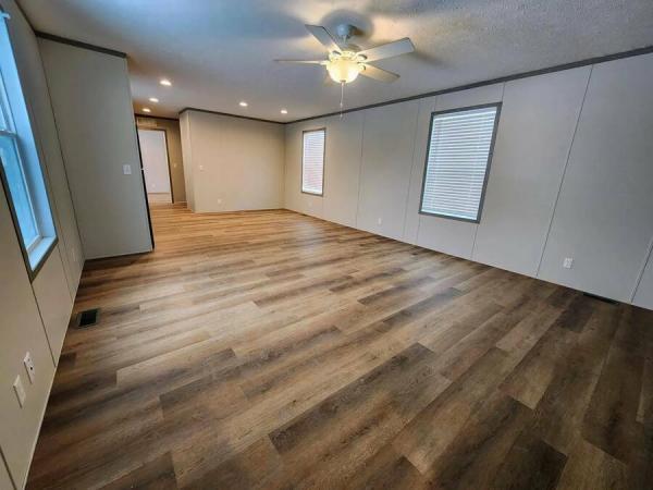 2023 96PLH16763RH23S  Home