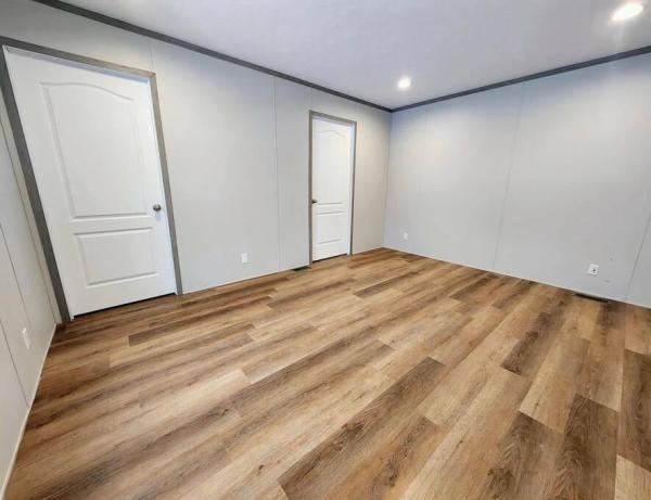 2023 96PLH16763RH23S  Home