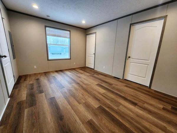 2023 96PLH16763RH23S  Home