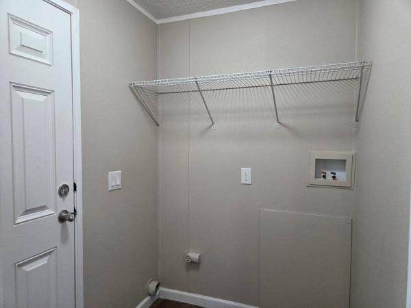 2017 MOJAVE6703FM  Home