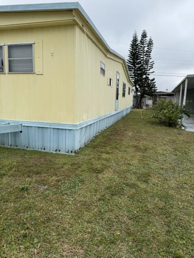 Photo 4 of 12 of home located at 63 Bonny Shores Dr Lakeland, FL 33801