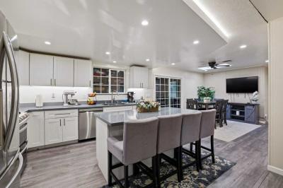 Photo 4 of 8 of home located at 304 Los Encinos St San Jose, CA 95134