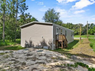 Photo 4 of 7 of home located at 2270 Griffin Road Bartow, FL 33830