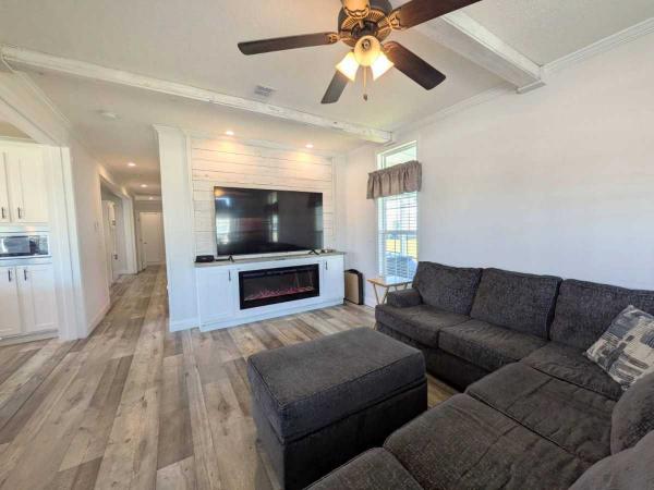 Photo 1 of 2 of home located at 34870 Minnow Ln Zephyrhills, FL 33541