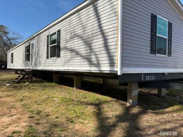 Photo 1 of 2 of home located at Mobile Home Masters 12010 Tx-31 Tyler, TX 75705