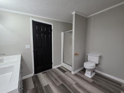 Photo 4 of 15 of home located at 1004 Estate Drive Flint, MI 48506