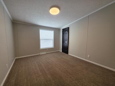 Photo 5 of 15 of home located at 1004 Estate Drive Flint, MI 48506